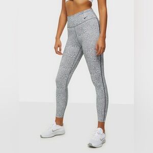 Nike leggings